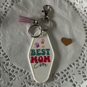 Retro motel  style keychain “Best Mom Ever”